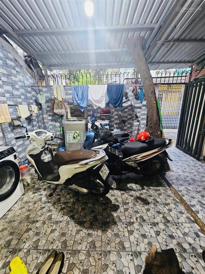 Âu dương lân q8  hẻm ô tô tránh  dt khủng 94m2