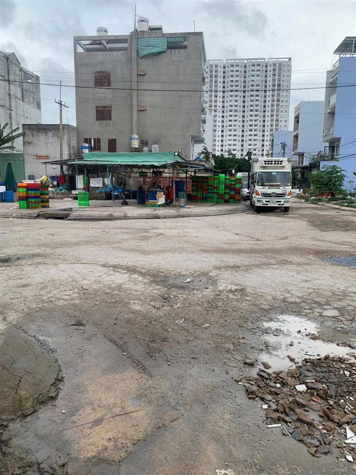 Xe hơi ngủ trong nhà  mặt tiền đường lớn dt khủng 8x23m  p7 q8