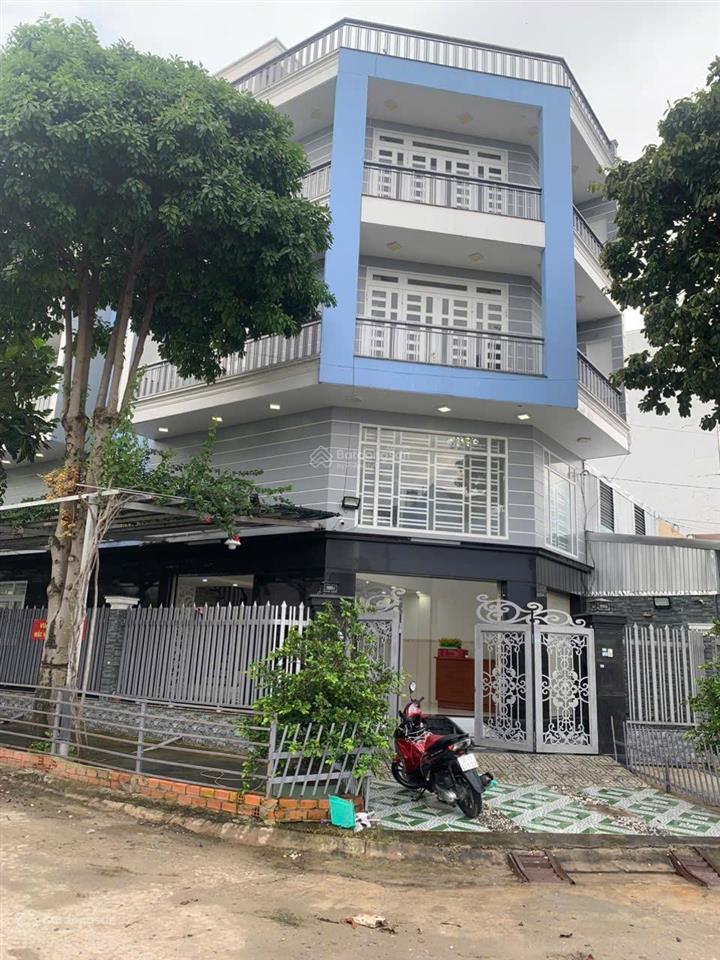 Xe hơi ngủ trong nhà  mặt tiền đường lớn dt khủng 8x23m  p7 q8