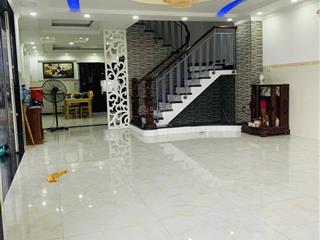 Xe hơi ngủ trong nhà  mặt tiền đường lớn dt khủng 8x23m  p7 q8