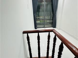 Nhà đẹp cmt8 3 tầng  quận 3  chỉ 1.95 tỷ