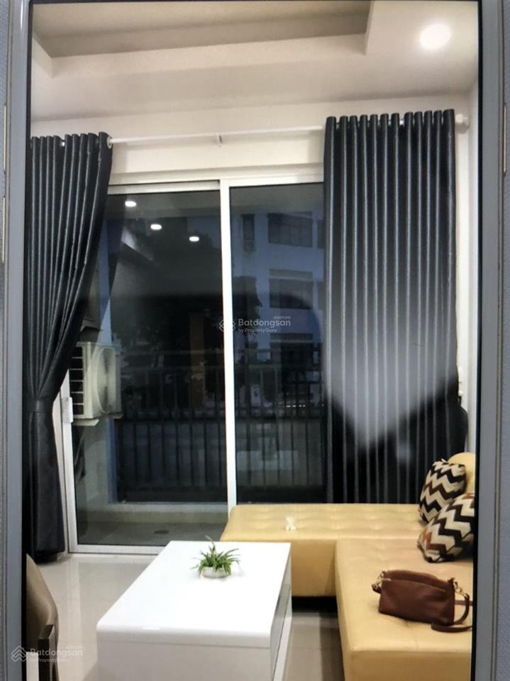 Cần bán căn góc cc bàu cát ii q. tb. dt 54m2 2p. giá bán 2,35 tỷ.  0708 774 ***