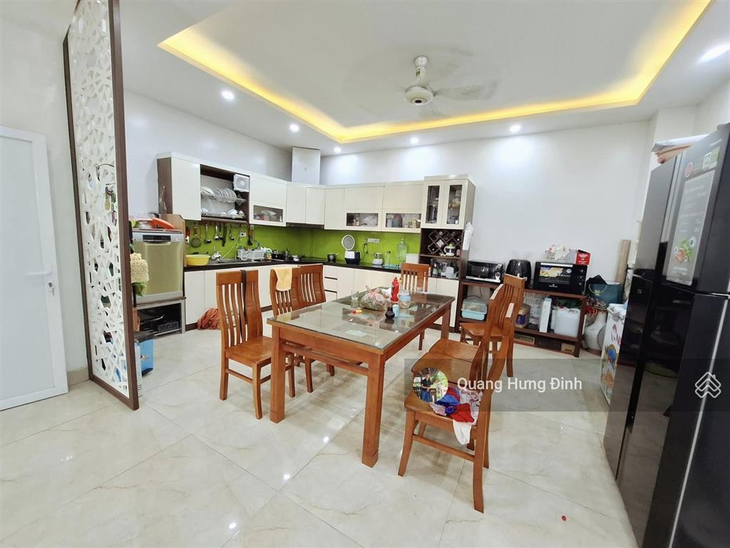 Bán liền kề kđt văn quán, đường chiến thắng 50m2  mặt tiền 6,7m, plô vỉa hè ô tô tránh, giá 14 tỷ