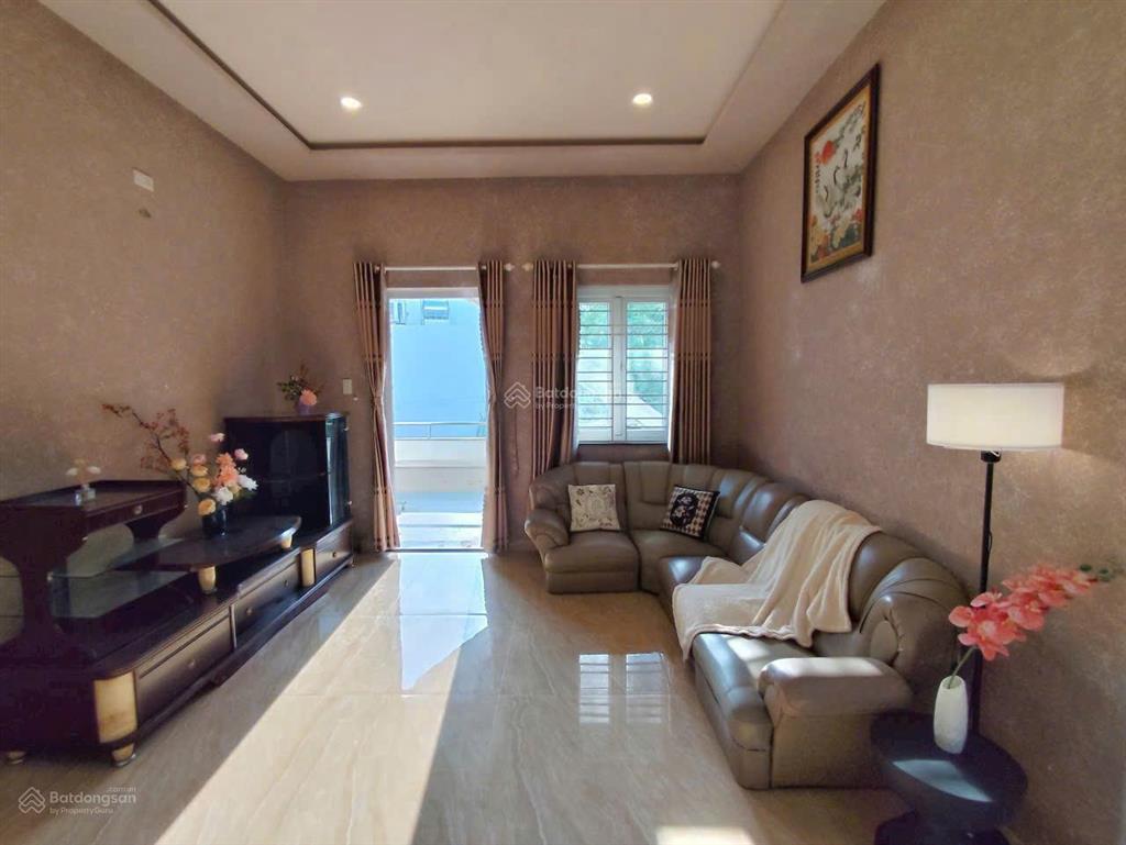 Bán nhà mt đ12m kinh doanh  3 tầng  dt 92m²  3pn  3wwc  vĩnh hoà  nha trang  chỉ 7ty6