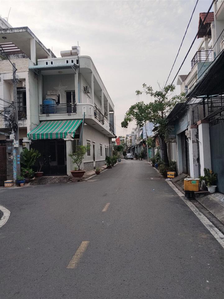 10.5 tỷ  diện tích khủng, ngang 6m  tt phước long b quận 9, khu cao ráo ko ngập