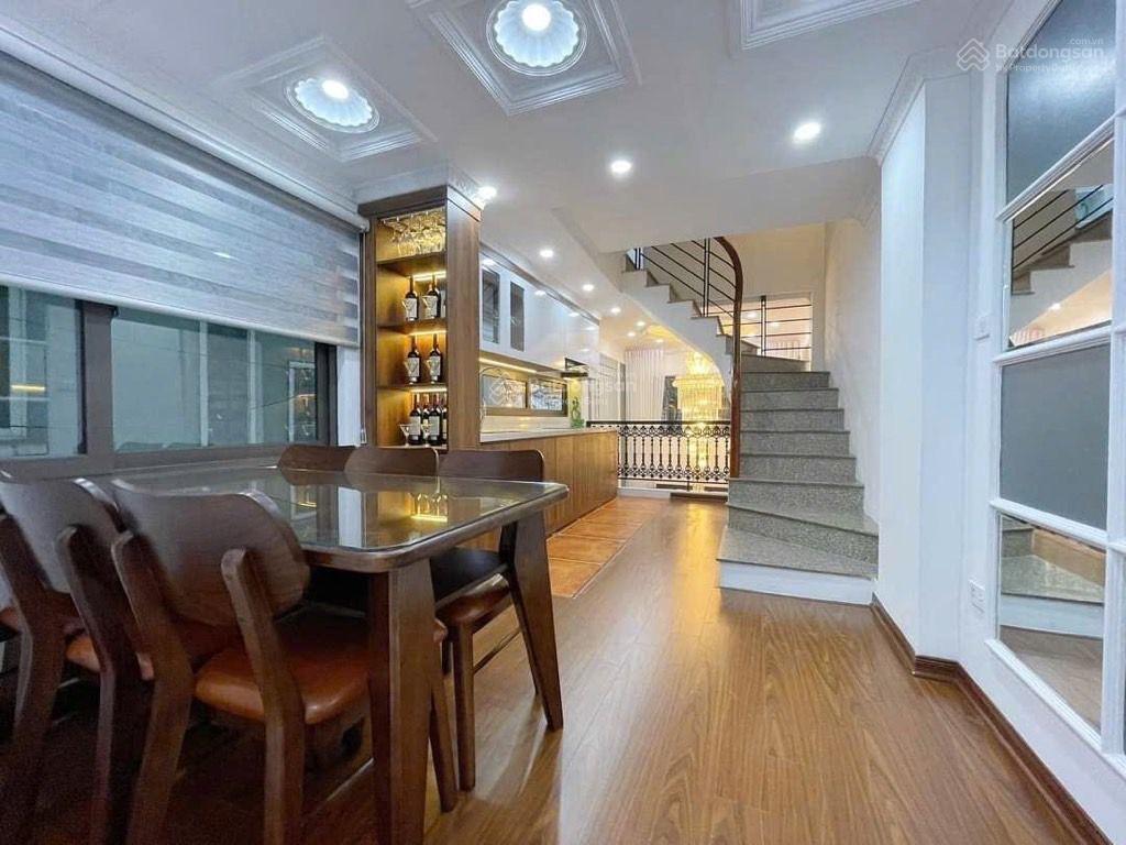Bán nhà ngõ 40 tạ quang bửu, 40m2 5t ô tô qua, phù hợp gia đình 4,5 người về ở ngay, chỉ 10 tỷ
