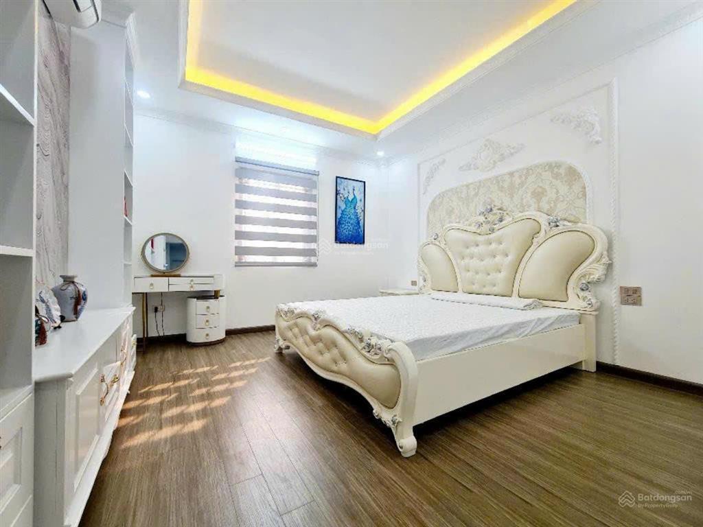 Bán gấp nhà bà triệu hà đông 65m, 6 tầng, thang máy, 14.5 tỷ  phân lô  ngõ thông  ô tô tránh