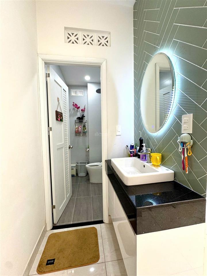 Bán nhà mặt tiền 3 tầng btct được xây dựng tâm huyết 4pn vị trí vừa ở vừa kinh doanh đa ngành