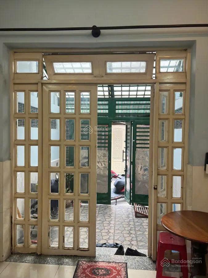 Bán nhà hai bà trưng 61m2 3 tầng  13.5 tỷ  hẻm xe hơi thông 2 mặt