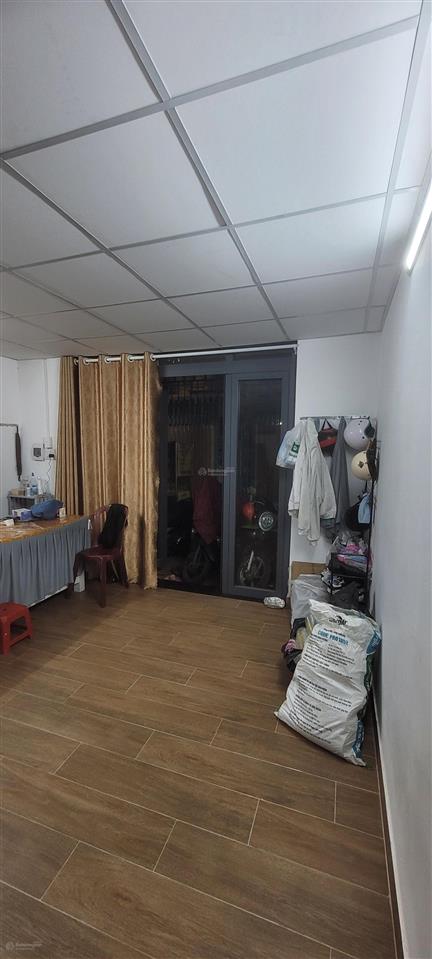 Nhà đẹp ở ngay, 60m2, 2 tầng, nhỉnh 6 tỷ, bùi đình túy