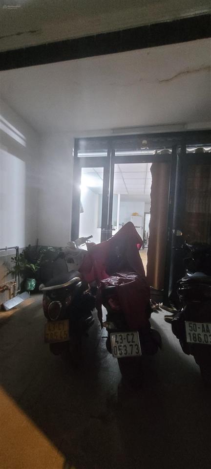 Nhà đẹp ở ngay, 60m2, 2 tầng, nhỉnh 6 tỷ, bùi đình túy