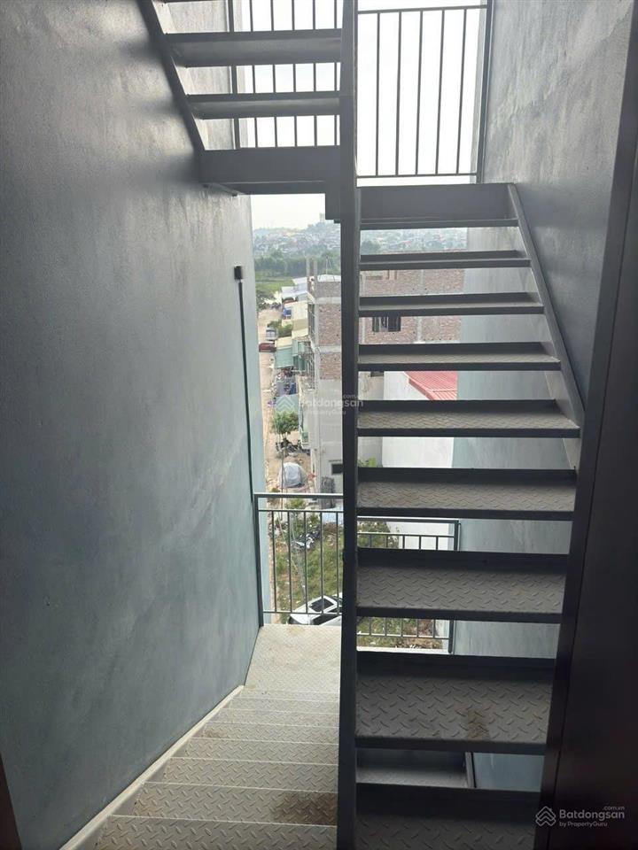 Mời thuê nhà 200m2/sàn. 30 phòng ngủ khép kín full nội thất, bếp nấu ăn trong phòng. kcn quang châu