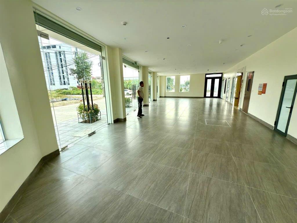 Mời thuê nhà 200m2/sàn. 30 phòng ngủ khép kín full nội thất, bếp nấu ăn trong phòng. kcn quang châu