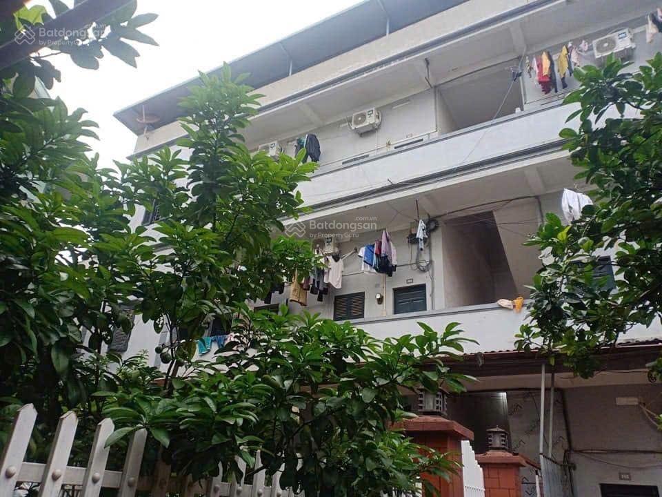 Cần tiền bán gấp dãy 15 phòng 3 tầng giá 15 tỷ với diện tích 98m