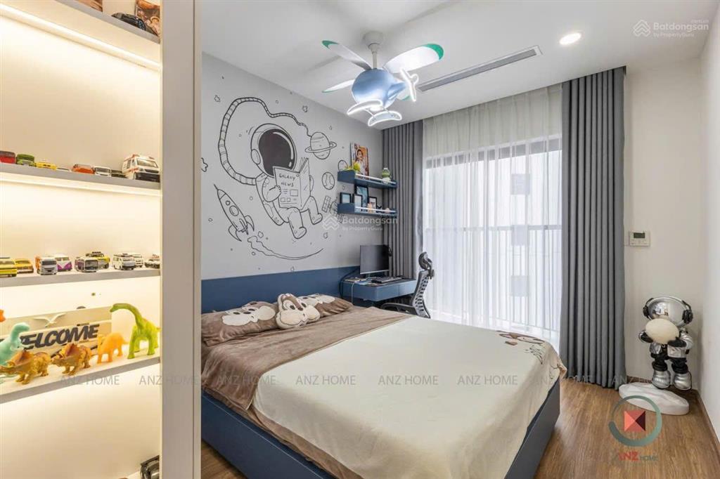 Chính chủ bán căn 82m2 thiết kế 2 ngủ 2 vệ sinh, tầng đẹp, sổ chính chủ