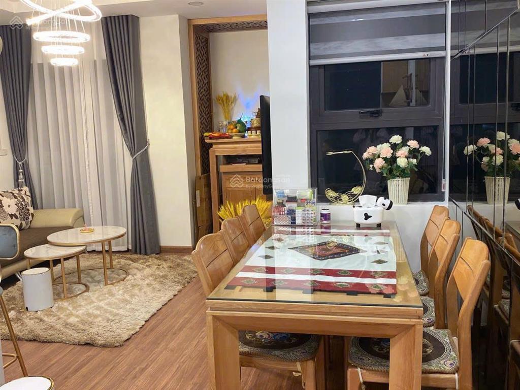 Chính chủ bán căn góc 2 ngủ 64m2 tòa l3, l4 le grand jardin sài đồng hơn 5 tỷ full đồ
