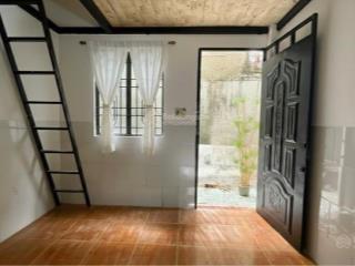 Nhà trọ gần ngã tư song hành hóc môn  diện tích 81m2(5mx16.2m)  chỉ 1tr8/tháng