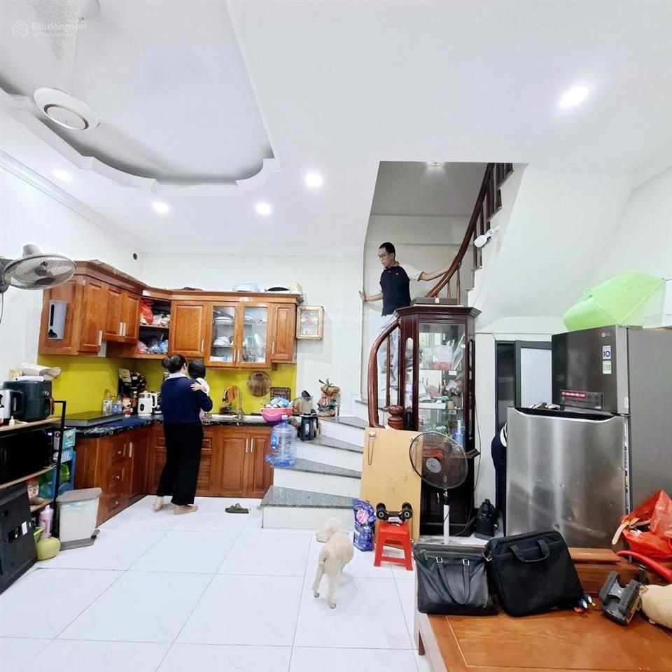 Nhỏ tiền ở luôn  bán nhà đông ngạc, thụy phương  vài bước chân đưa đón con đi học  gần phố, ô tô