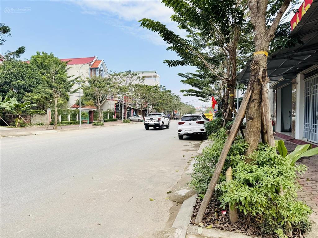 Chính chủ bán đất mặt đường 420, thạch thất, hà nội, diện tích đất 147 m2, full thổ cư, nở hậu