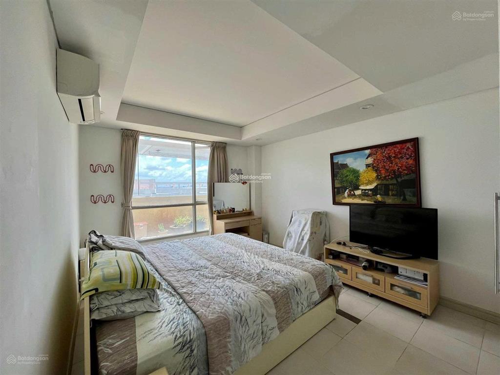 Bố vợ bán nhà 312 lạc long quân, 3 tỷ, 66m2, nội thất mới p5, q11