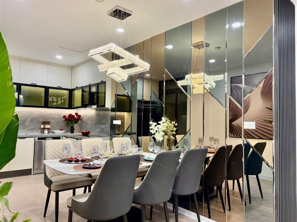 Chính chủ bán ch iph xuân thủy dt 116m2 full nt đẹp sđcc sẵn slot ô tô 12 tỷ hướng đn 0971 350 ***