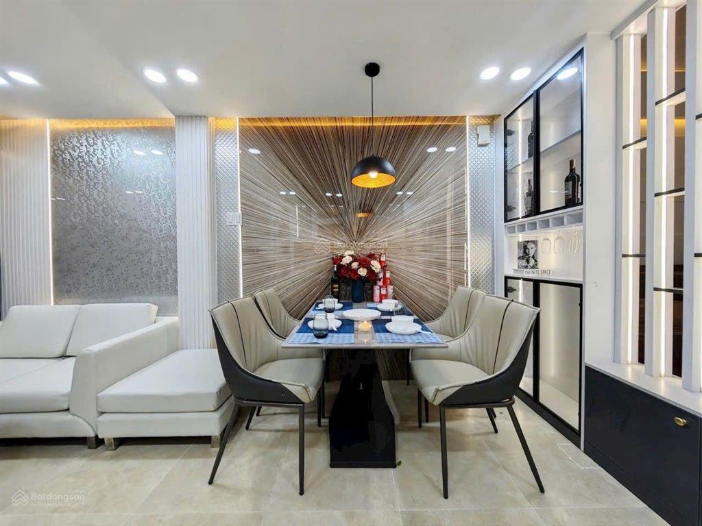 Nhà đẹp chỉ việc xách vali ở 3 tầng 2 phòng ngủ full nội thất