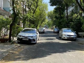 Bán nhà mặt phố biệt thự khu sadeco ven sông, tân phong, q7, 126m2