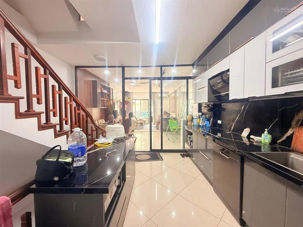 Giảm chào 500tr thanh khoản trước tết  thái thịnh  51m2  ô tô tránh  lô góc  khu vip ở sướng