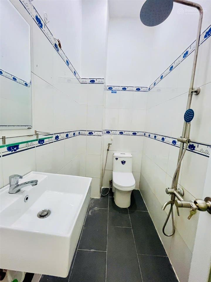 Nhà đẹp lung linh 3 tầng 4pn hẻm ô tô quay đầu, thạnh lộc 57, gần hà huy giáp giá chỉ 4.75tỷ