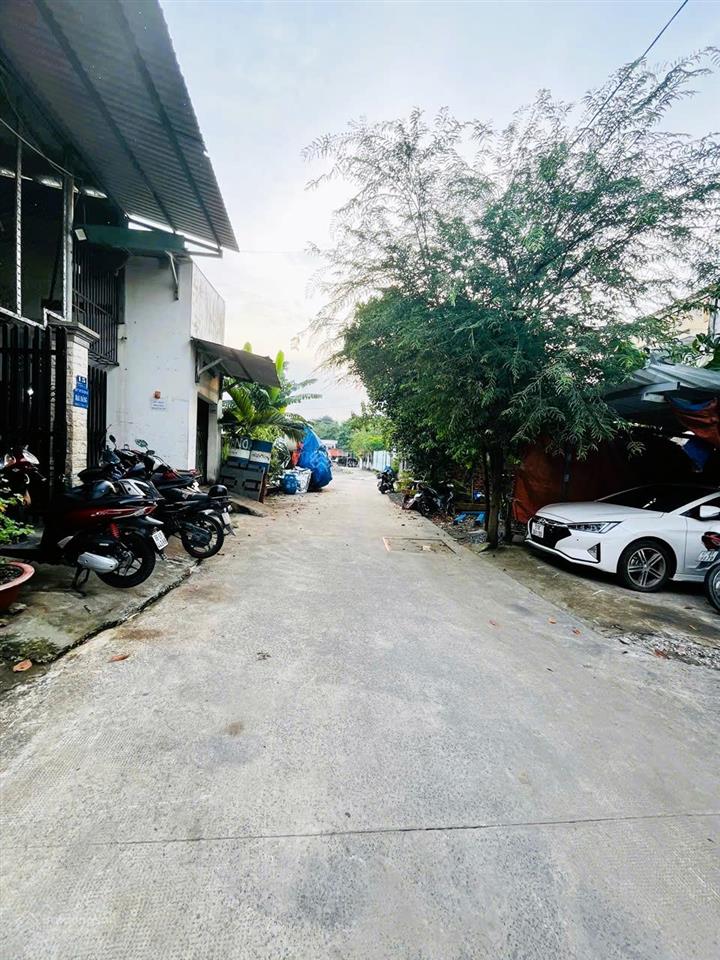 Nhà mặt tiền, 190m2 ngang 5m vuông vắn, 5pn, ô tô tránh, giá rẻ nhất p.tân phú, q9, chỉ 56tr/m2