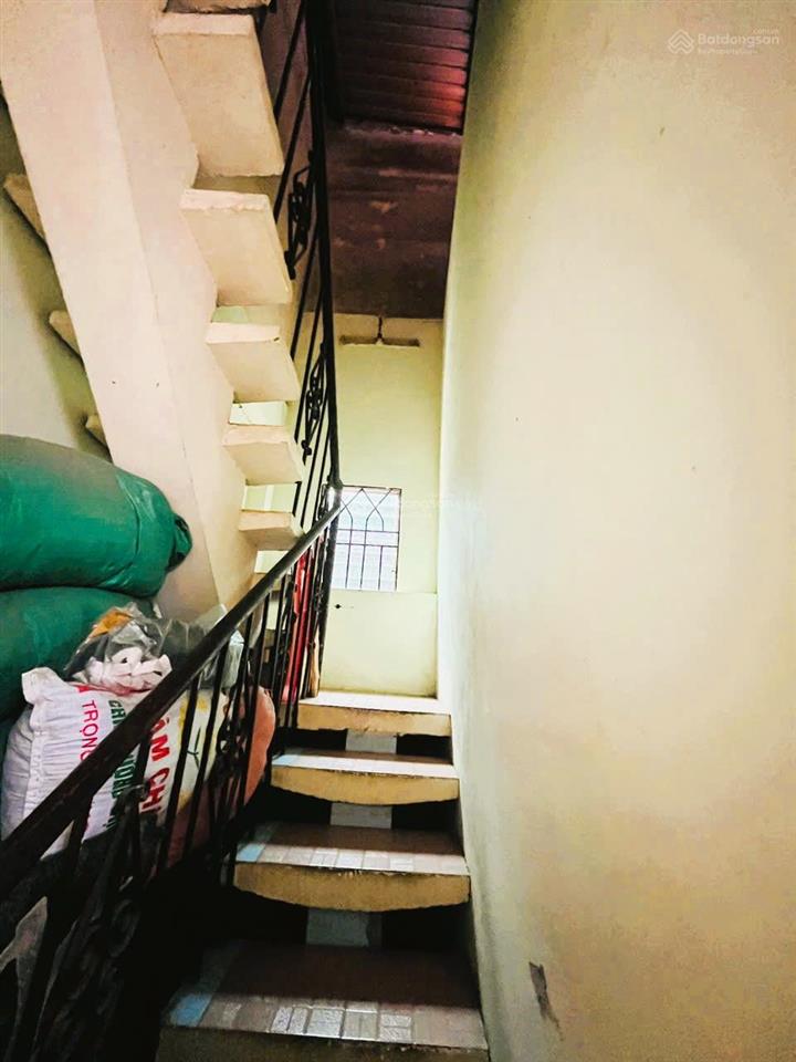 Nhà mặt tiền, 190m2 ngang 5m vuông vắn, 5pn, ô tô tránh, giá rẻ nhất p.tân phú, q9, chỉ 56tr/m2