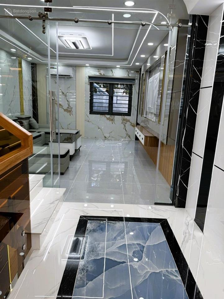 Nhà mới siêu đẹp, 5 tầng vuông vức, nội thất cao cấp, hẻm ô tô tránh, ngay chợ cầu đồng, chỉ 6.9tỷ