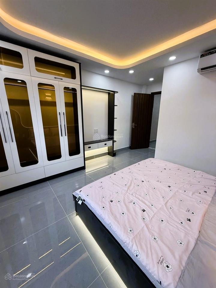 Nhà mới siêu đẹp, 5 tầng vuông vức, nội thất cao cấp, hẻm ô tô tránh, ngay chợ cầu đồng, chỉ 6.9tỷ