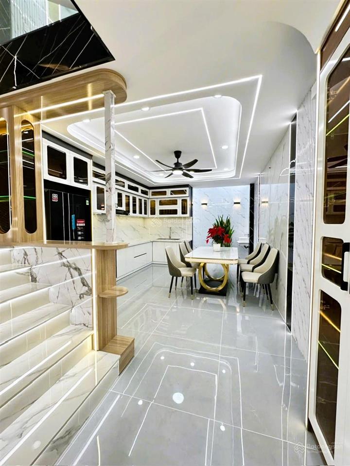 Nhà mới siêu đẹp, 5 tầng vuông vức, nội thất cao cấp, hẻm ô tô tránh, ngay chợ cầu đồng, chỉ 6.9tỷ