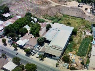 Bán đất mặt tiền 15m lê văn khương, diện tích 2400m2, có sẵn kho 675m2, làm kho, trường, công ty