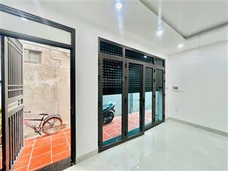 Chính chủ bán nhà 5 tầng thang máy, xung quanh nhiều tiện ích, ở sướng