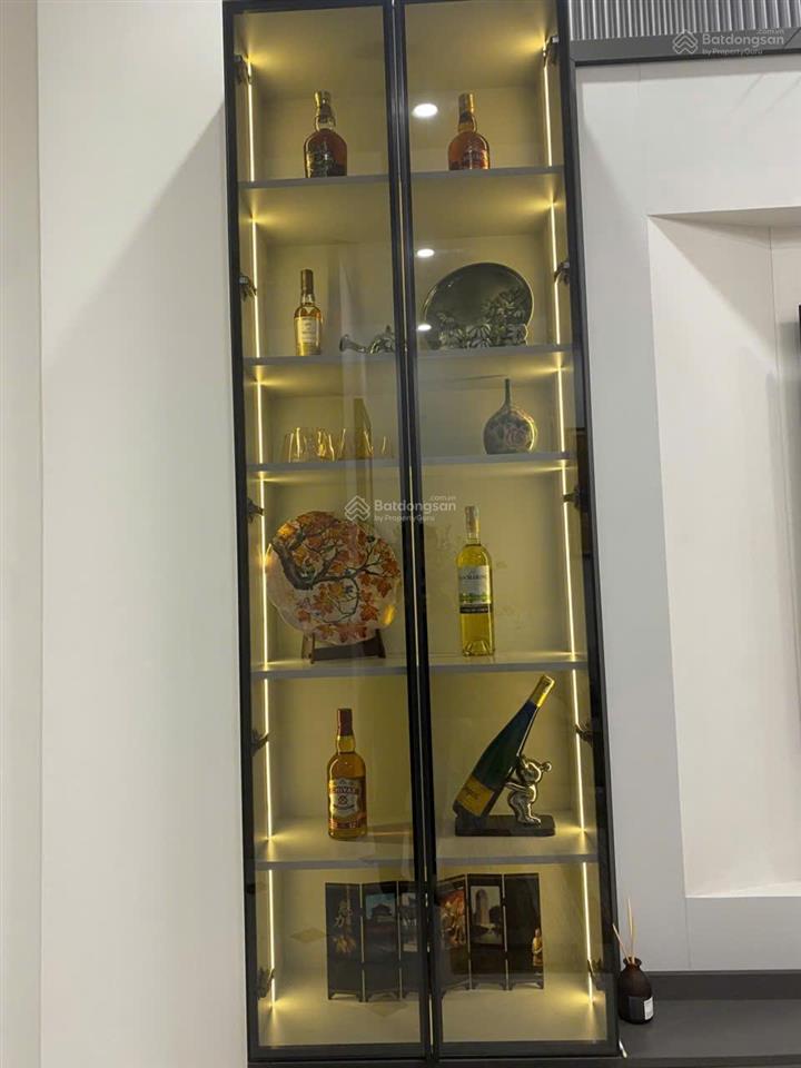 Chính chủ bán gấp nhà phố việt hưng long biên full nội thất có gara 100m2 5t thang máy nhỉnh 18 tỷ