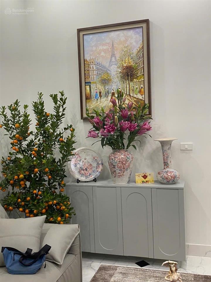 Chính chủ bán gấp nhà phố việt hưng long biên full nội thất có gara 100m2 5t thang máy nhỉnh 18 tỷ