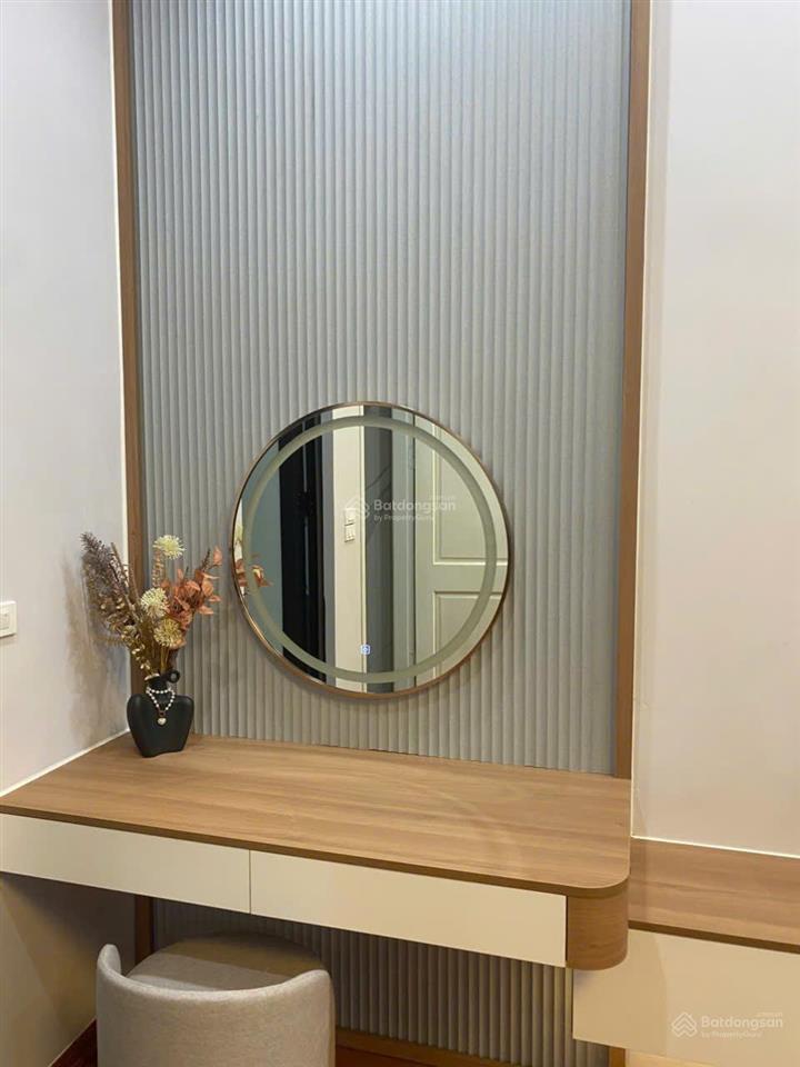 Chính chủ bán gấp nhà phố việt hưng long biên full nội thất có gara 100m2 5t thang máy nhỉnh 18 tỷ