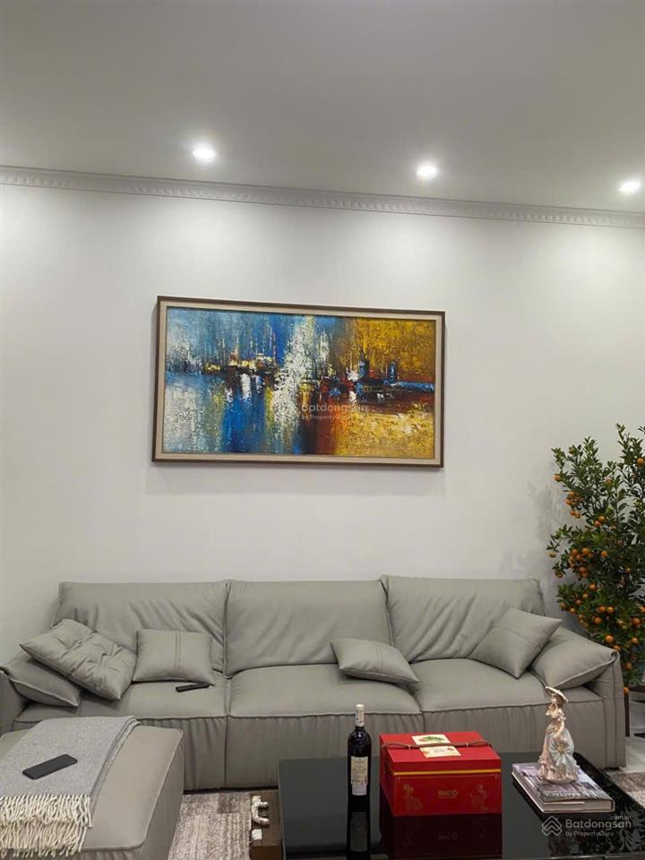 Chính chủ bán gấp nhà phố việt hưng long biên full nội thất có gara 100m2 5t thang máy nhỉnh 18 tỷ