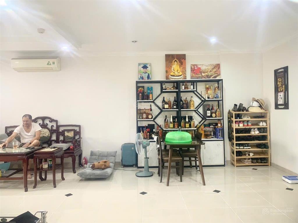 Chính chủ chung cư 312 lạc long quân 66m2, 2pn,2wc, q11 tphcm.