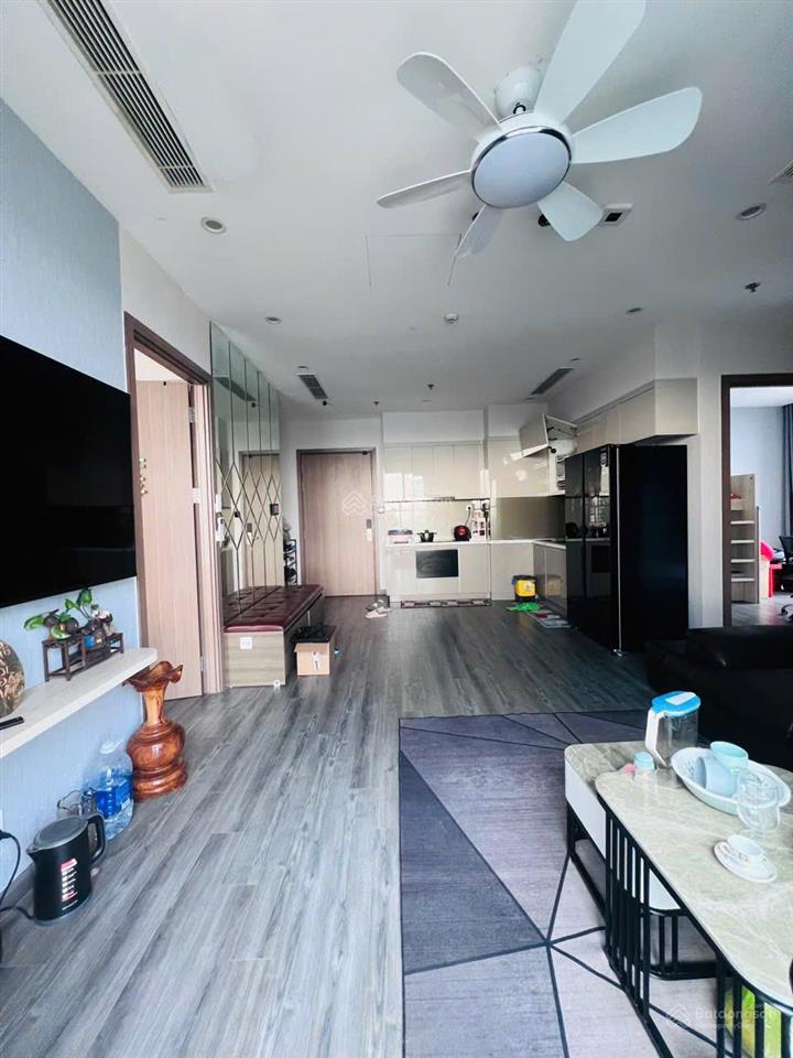 Cần tiền bán gấp 3n tòa r1.02 tầng cao hướng đn full đồ nội thất.  0986 257 ***