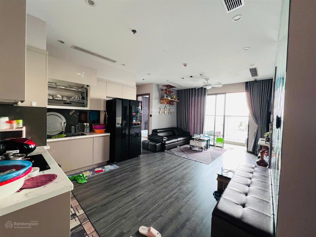 Cần tiền bán gấp 3n tòa r1.02 tầng cao hướng đn full đồ nội thất.  0986 257 ***