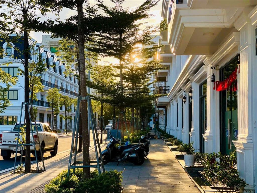 Nhà 4 tầng phú xuân citysổ hồng ngay