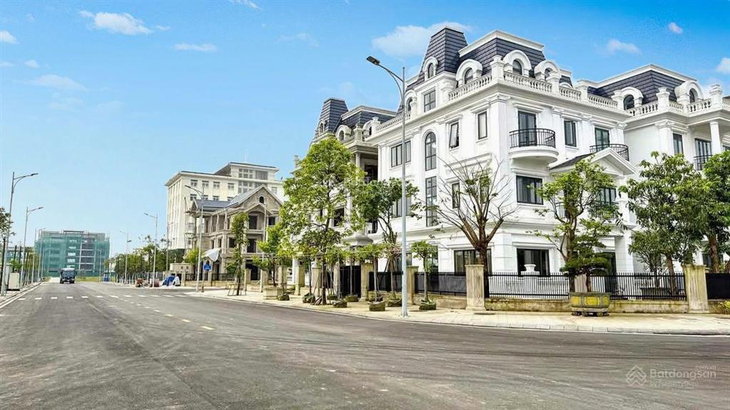 Nhà 4 tầng phú xuân citysổ hồng ngay