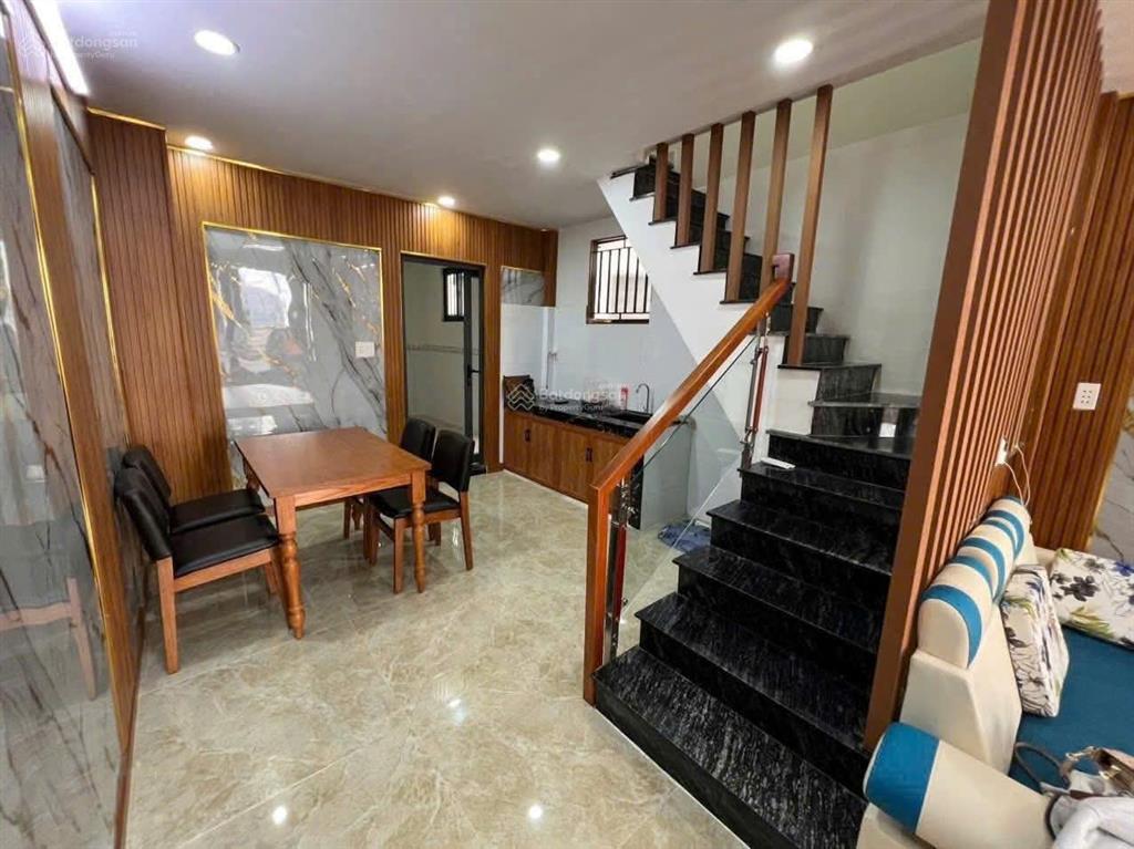 Bán nhà xây mới hẻm 372 tùng thiện vương p13 q8