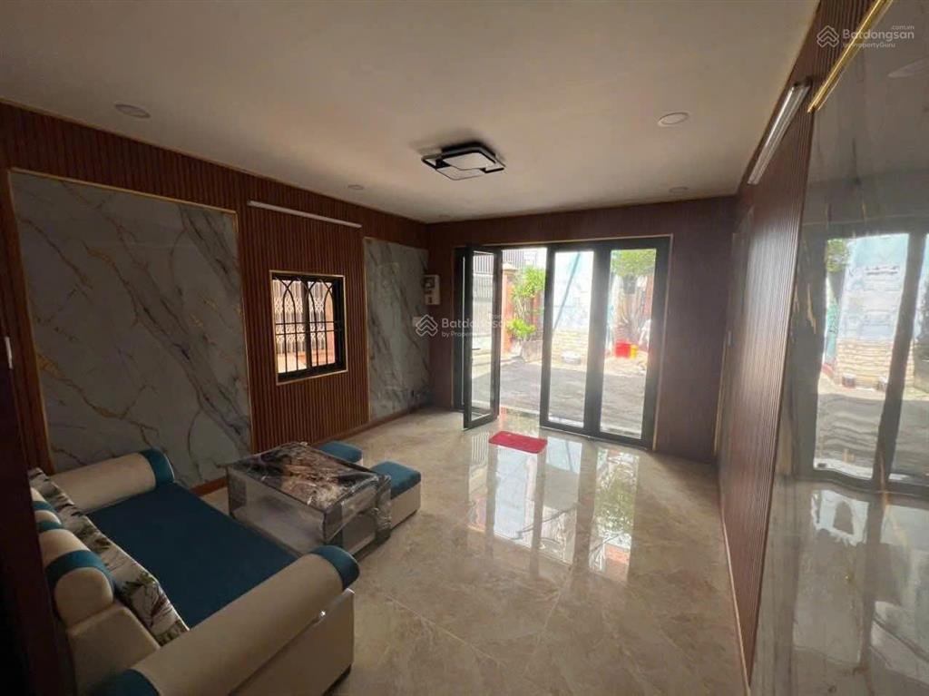 Bán nhà xây mới hẻm 372 tùng thiện vương p13 q8