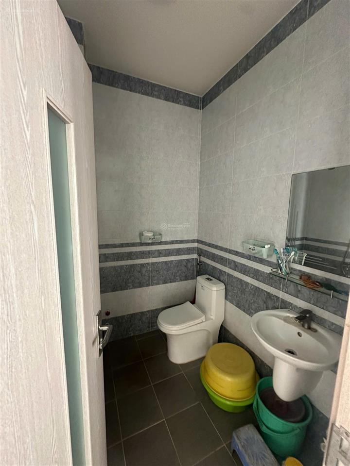 Bán nhà lầu kiên cố hẻm xe hơi đường bùi minh trực p5 q8