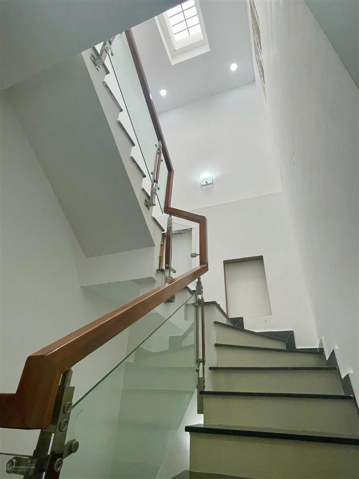 Bán nhà đẹp mua 1 được 2 hẻm rộng thoáng tám danh, p4, q8