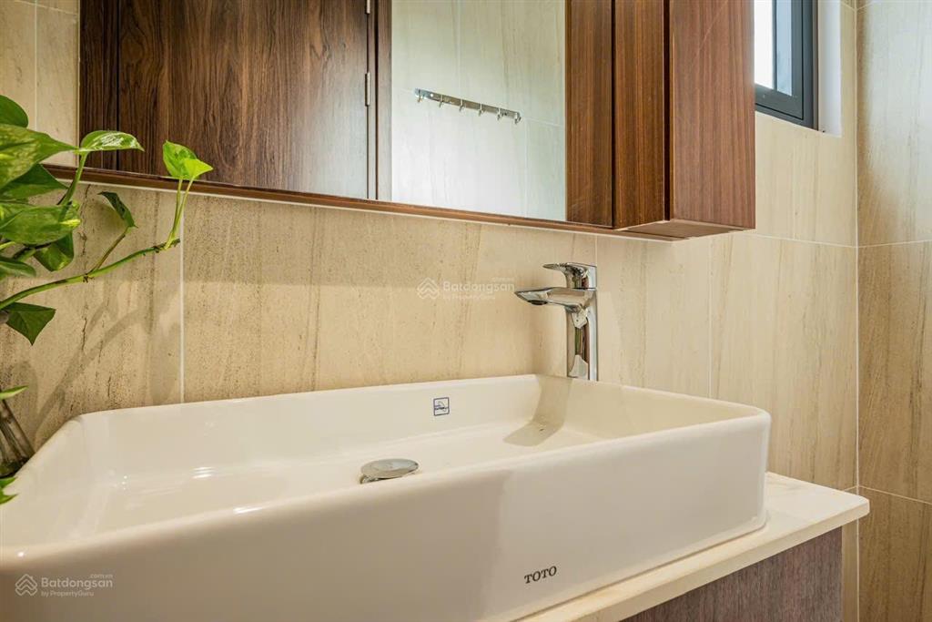 Cho thuê chdv 30m2 bancol riêng ngay trung tâm q3